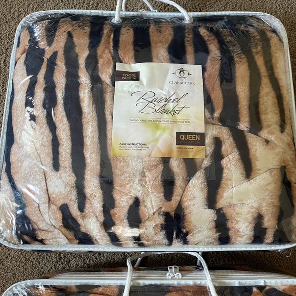 2x Brand New Clara Clark Blanket - Queen Size - Picture 2 of 2